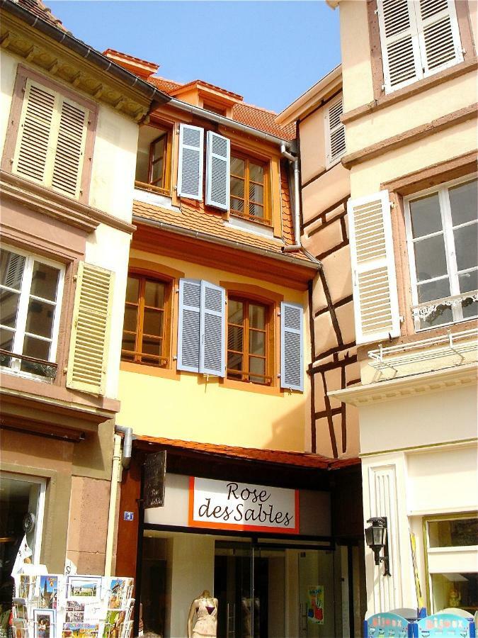 Sous Les Tilleuls Parking Hypercentre 4-6 Personnes Colmar Exterior photo